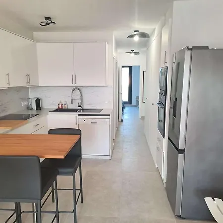 Apartment Marcogdu- Proche De Saint-tropez Pour 4 Personnes Avec Vue Sur La Marina *